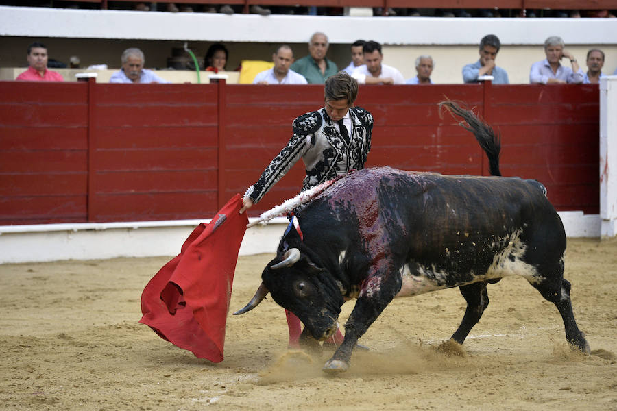 El torero celebra su última corrida junto a El Juli en la plaza de La Era de Abarán