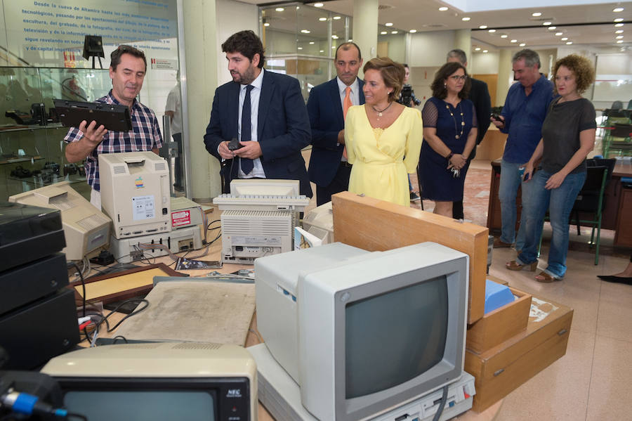 El presidente regional señala, ante las preguntas sobre si se va a reunir con el máximo responsable de la Universidad Católica para rebajar la tensión, que él, «de tensión», anda «muy bien»
