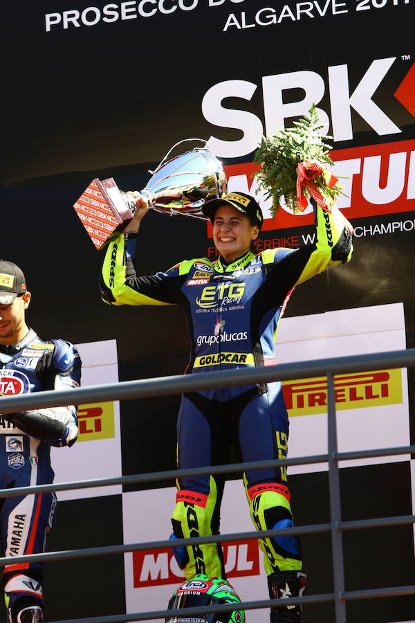 El 17 de septiembre de 2017, la ceheginera consiguió hacer historia en el GP de Portugal en Portimao, al conseguir ser la primera mujer en ganar una carrera mundialista.