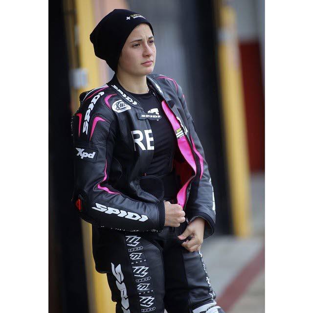 Durante 2015 la suerte no acompañó a Ana, que sufrió una lesión en el hombro que condicionó una temporada en la que se enfundó el mono del RBA Racing Team en Moto 3, categoría en la que corrió por tercera temporada consecutiva.