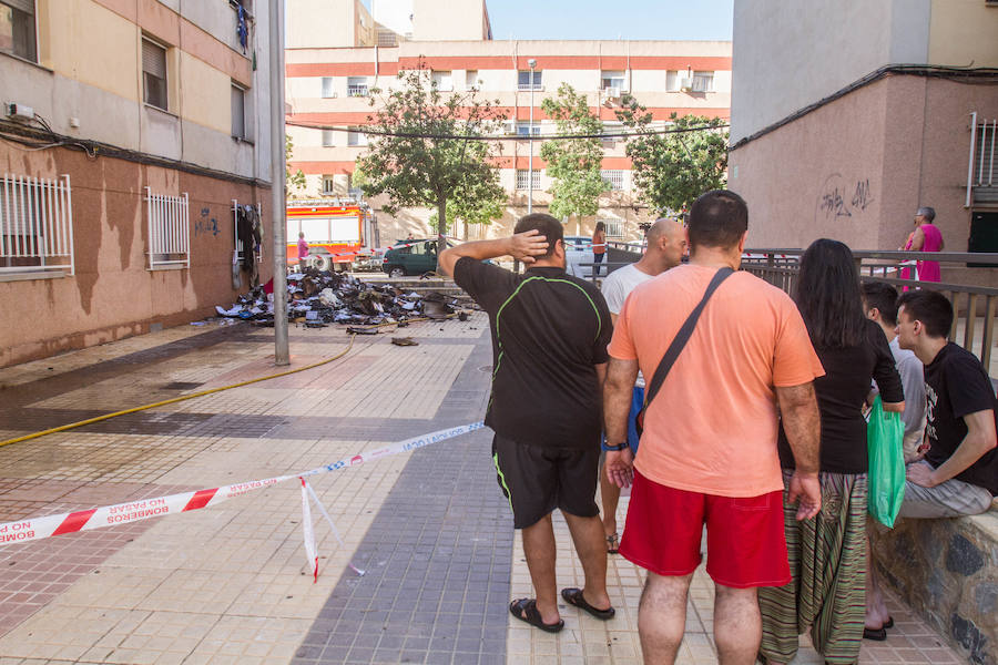 Al parecer, el fuego se habría originado en el apartamento de un hombre con síndrome de Diógenes y un historial de problemas psiquiátricos