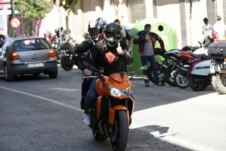 La piloto se convierte en la primera mujer en ganar un campeonato de motociclismo compitiendo contra hombres