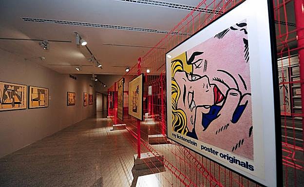 Vista general de la exposición sobre Roy Lichtenstein. 