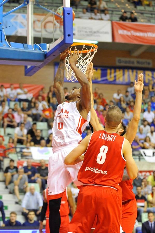 El conjunto universitario pasa la fase previa de la Basketball CL, tras caer en casa frente al Spriou Charleroi por 78-82