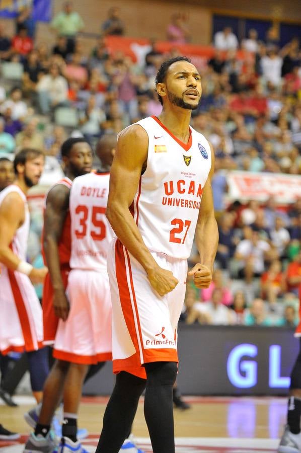 El conjunto universitario pasa la fase previa de la Basketball CL, tras caer en casa frente al Spriou Charleroi por 78-82