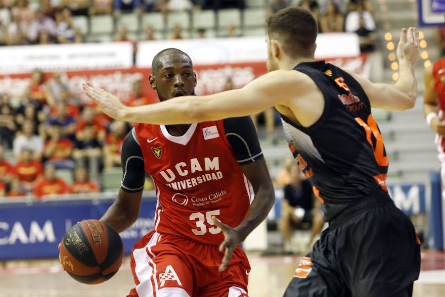 El UCAM CB pierde su primer partido de Liga en el Palacio contra el Valencia, que pasó por encima de los universitarios por 68-81