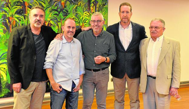 Manuel Moyano, Ginés Sánchez, José Bemonte, Jerónimo Tristante y Ángel Basanta, ayer. 