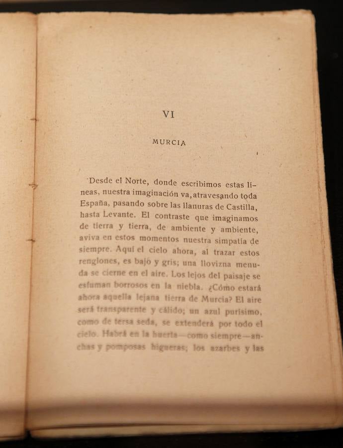 La exposición descubre el inagotable universo literario y periodístico del escritor y su especial vínculo con la Región