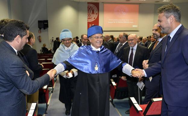 Patricio Valverde, consejero de Fomento e Infraestructuras, este lunes, durante su investidura como doctor 'honoris causa' por la Universidad de Murcia.