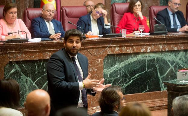 López Miras en un momento de su intervención en la Asamblea Regional.