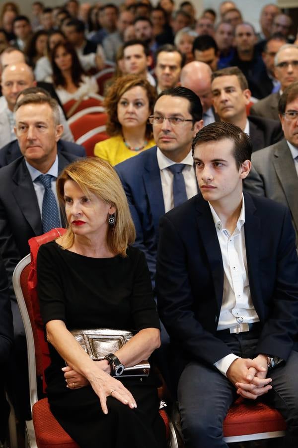 El profesor del IE Business School, que disertó ante 300 economistas, aboga por que las comunidades puedan tener «poder de decisión» tributario para atraer inversiones