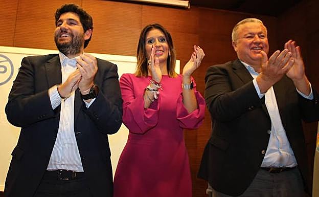 Fernando López Miras, Sofía Manrubia y Francisco Bernabé.