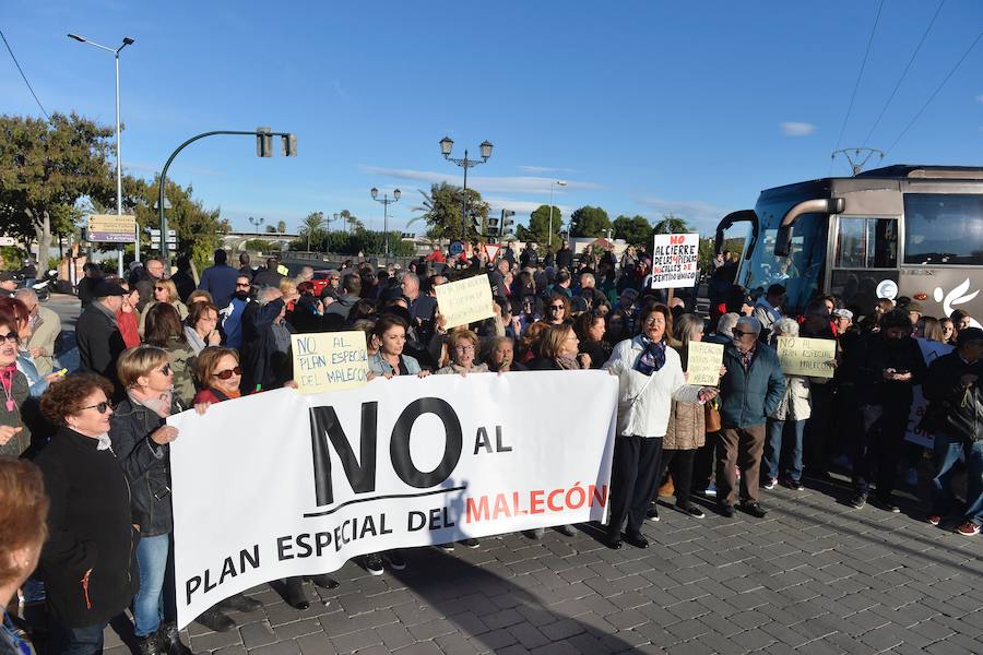 La concentración comenzó cerca de las 8.30 horas de la mañana, desde el propio Carril de las Cuatro Piedras, más concretamente donde está situado el colegio AYS