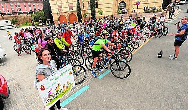 Los ciclistas de las mercedarias, preparados en la salida. 