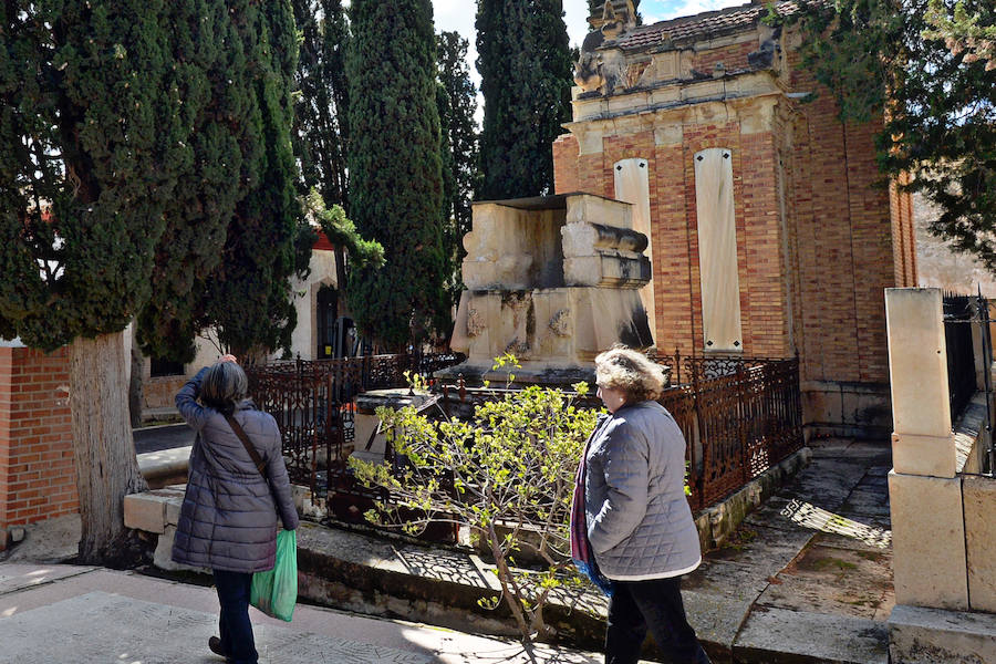 Fotos: El cementerio de Lorca se prepara para Todos los Santos