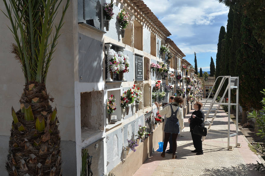 Fotos: El cementerio de Lorca se prepara para Todos los Santos