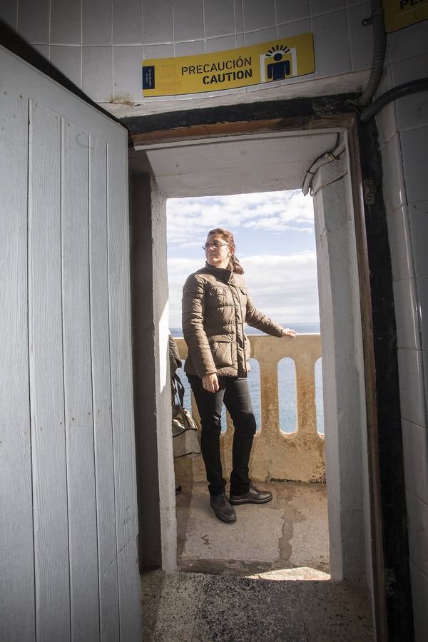 380 personas elegidas por sorteo entre las más de 3.600 solicitantes podrán disfrutar de las visitas al faro de Cabo de Palos, abierto al público por primera vez desde su inauguración en 1865.