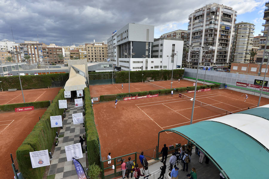 El Club de Tenis Barcino se medirá al Chamartín, mientras que el Club de Tenis Valencia se enfrentará al combinado murciano por un puesto en la final