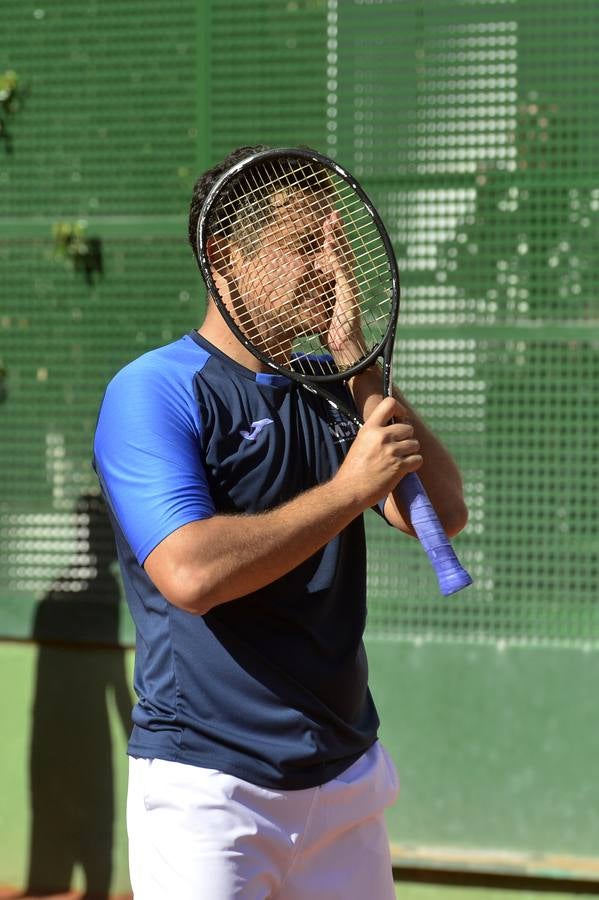 El tenista murciano logro imponerse a Álvaro López (3-6, 6-4, 6-4) en su partido de la final