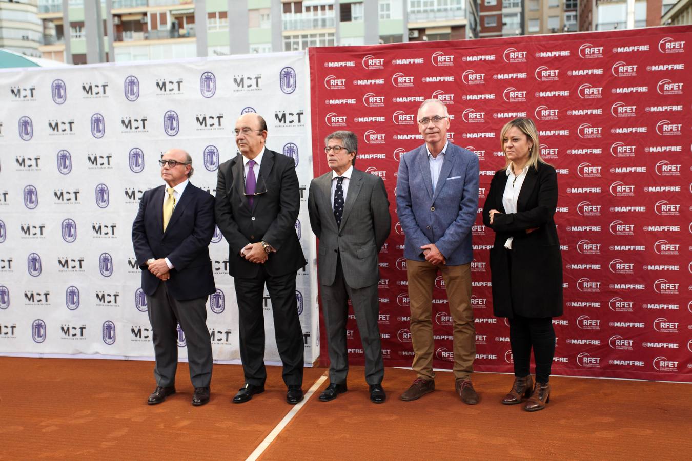 El equipo murciano se impone al Barcino por cuatro victorias a tres y logra hacer historia al conseguir por primera vez el título de campeón nacional