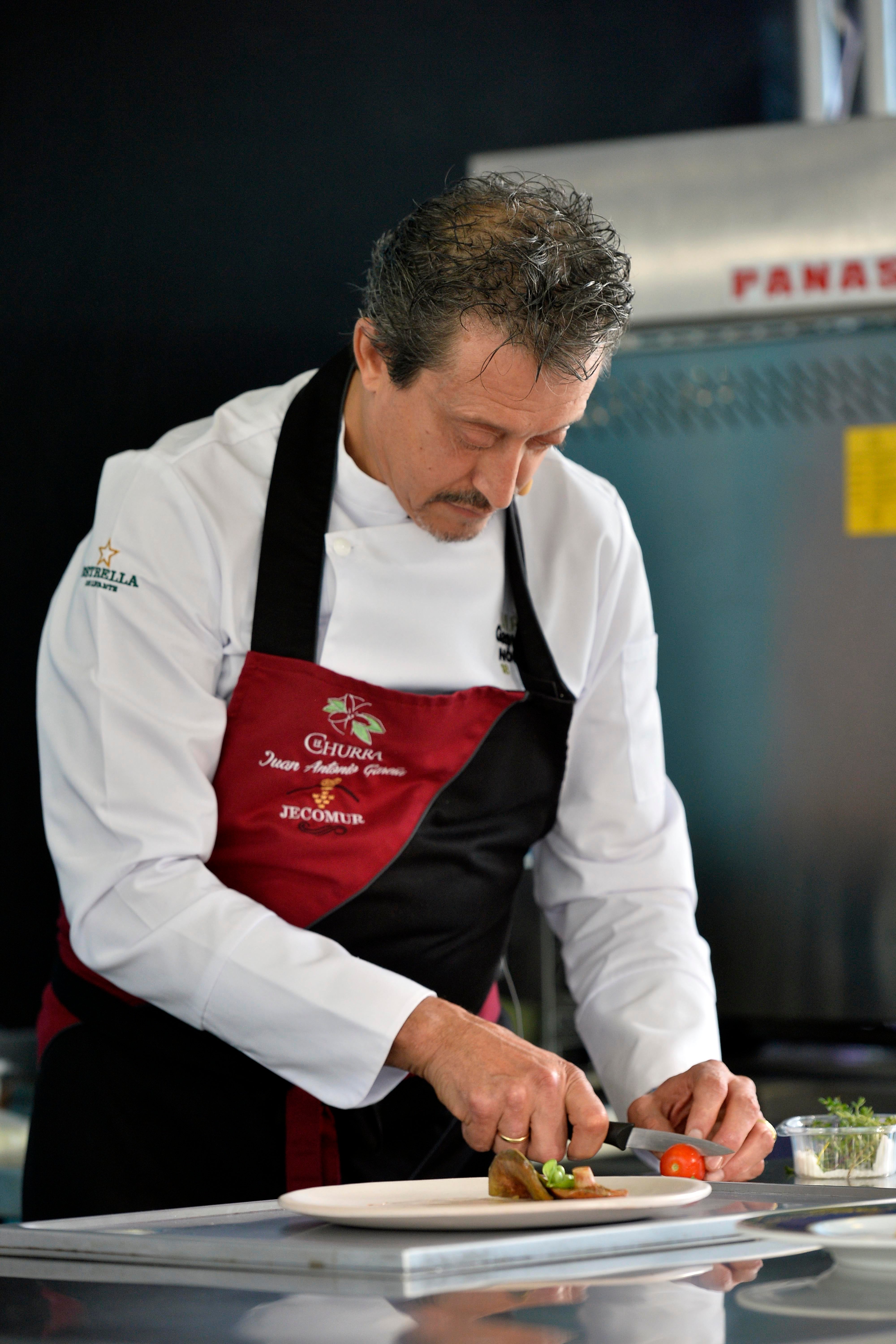 La segunda ponencia de Murcia Gastronómica corrió a cargo Francisco José Saura, Juan Antonio García y Cayetano Gómez, que presentaron un recetario de cordero segureño.