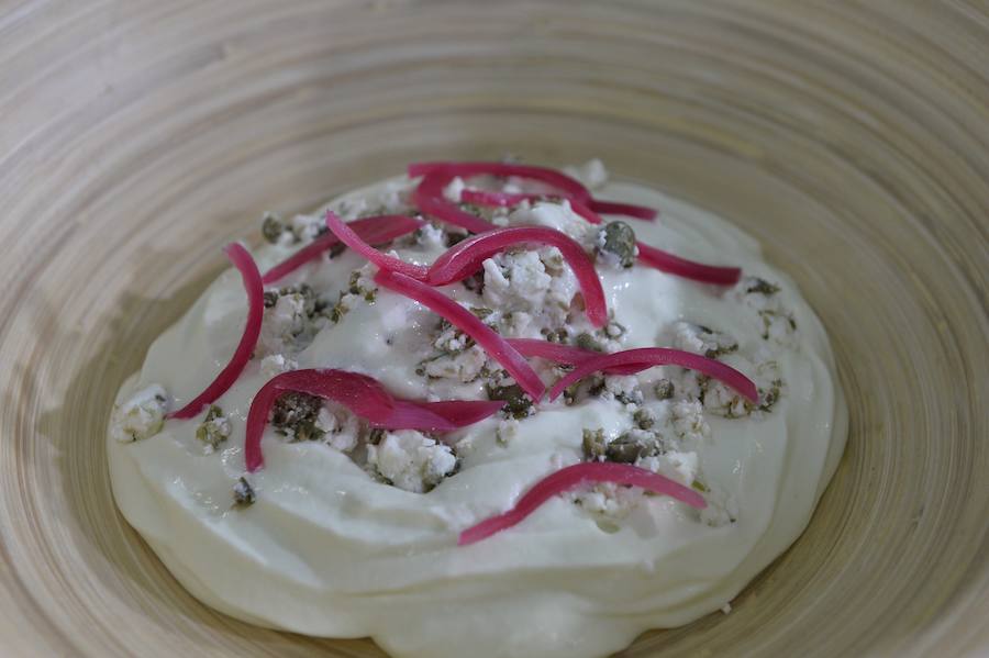 ‘Nuevos usos del salazón en colaboración con el departamento de I+D Ricardo Fuentes. Presentación del Perro limón’, ponencia de José Cremades (La Palera).