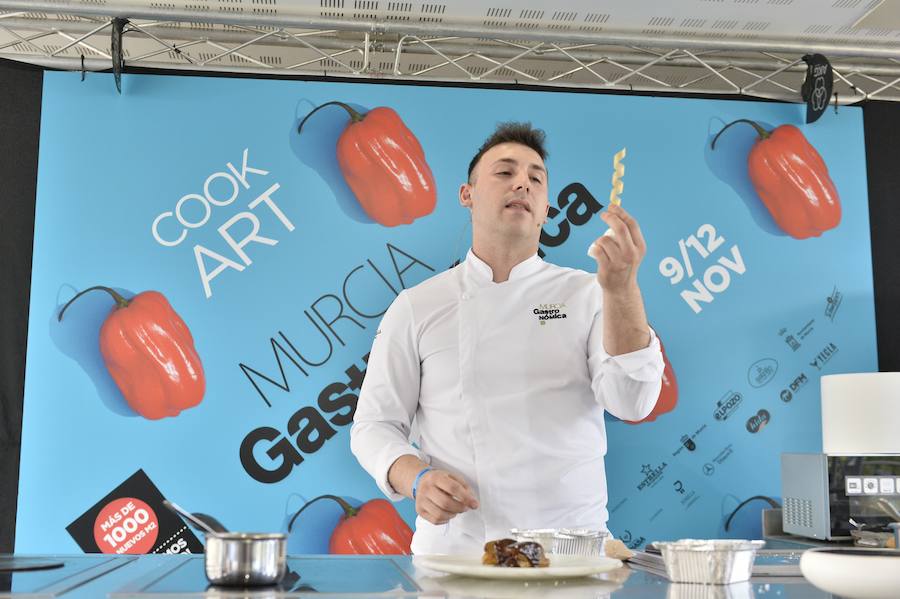 ‘Cocinando con los cinco sentidos’, ponencia de Marco Antonio Iniesta y María Egea (Restaurante Frases).