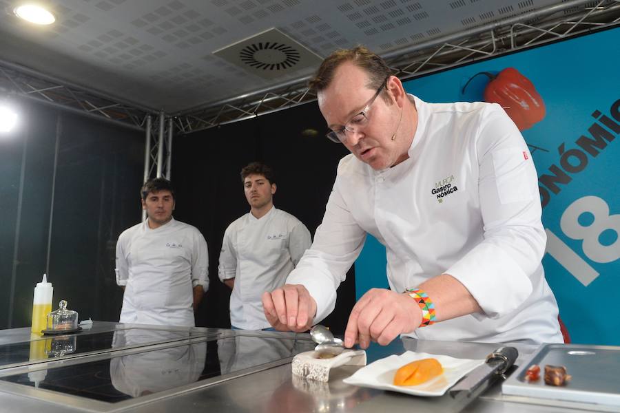 Pablo González cerró la segunda jornada de Murcia Gastronómica con las innovaciones de Cabaña Buenavista con los salazones. 