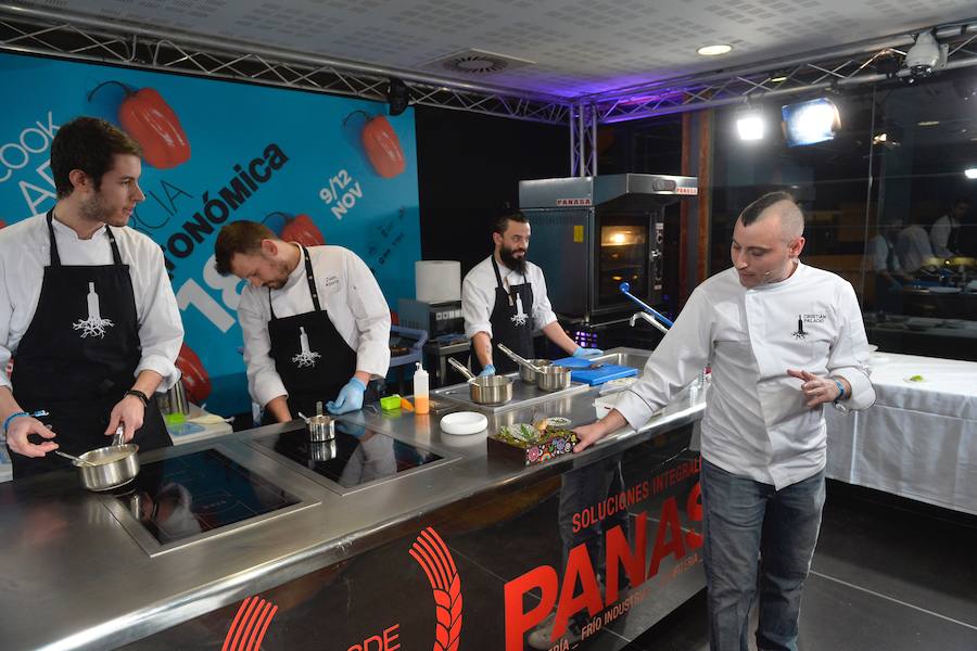 Cristian Palacio, del Señorío de Barahonda, presentó en Murcia Gastronómica su 'Osadía 2019: mirando al pasado'. 