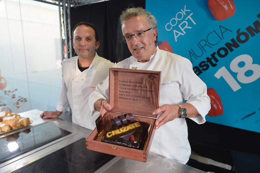 El dulce llegó a Murcia Gastronómica con 'Crúzate al chocolate', la ponencia de Andrés Mármol (La Gloria) y Joaquín Ramos (Las Delicias). 