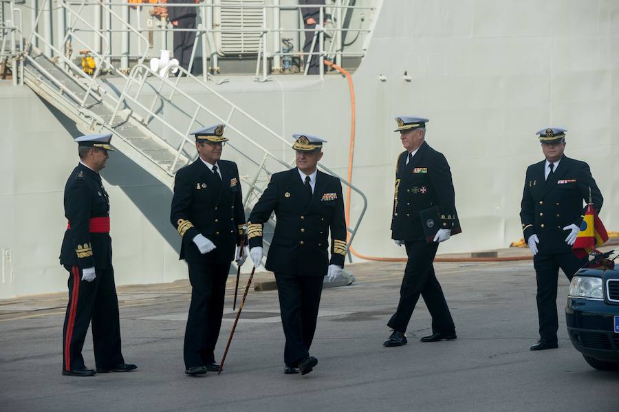 Manuel Garat Caramé, que continuará su visita por las unidades de la Armada de la ciudad portuaria este martes 13, fue designado en su nuevo cargo el 21 de septiembre por el Consejo de Ministros