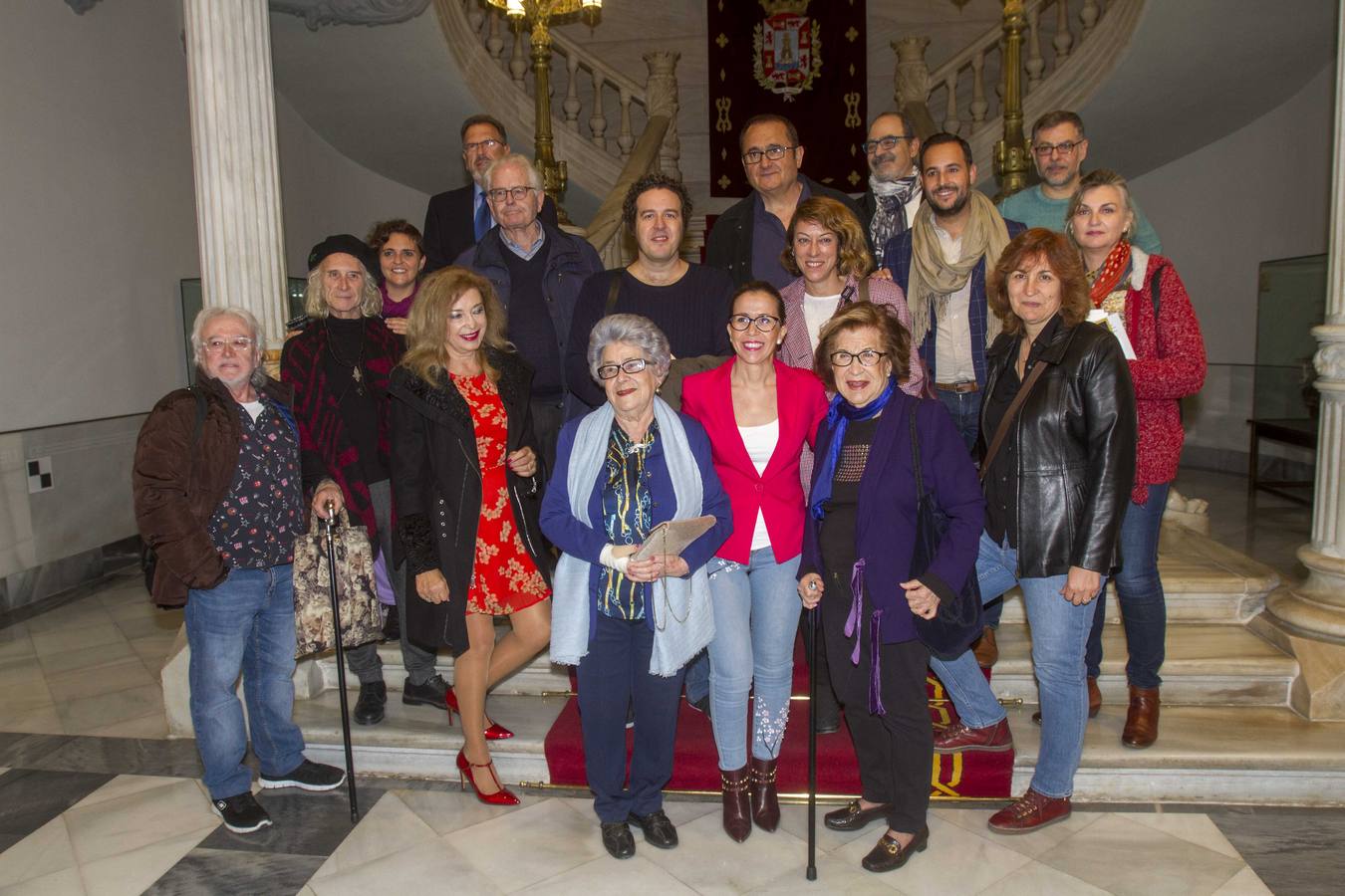 Dionisia García recibió el reconocimiento y el afecto del festival poético Deslinde, que se viene celebrando en Cartagen