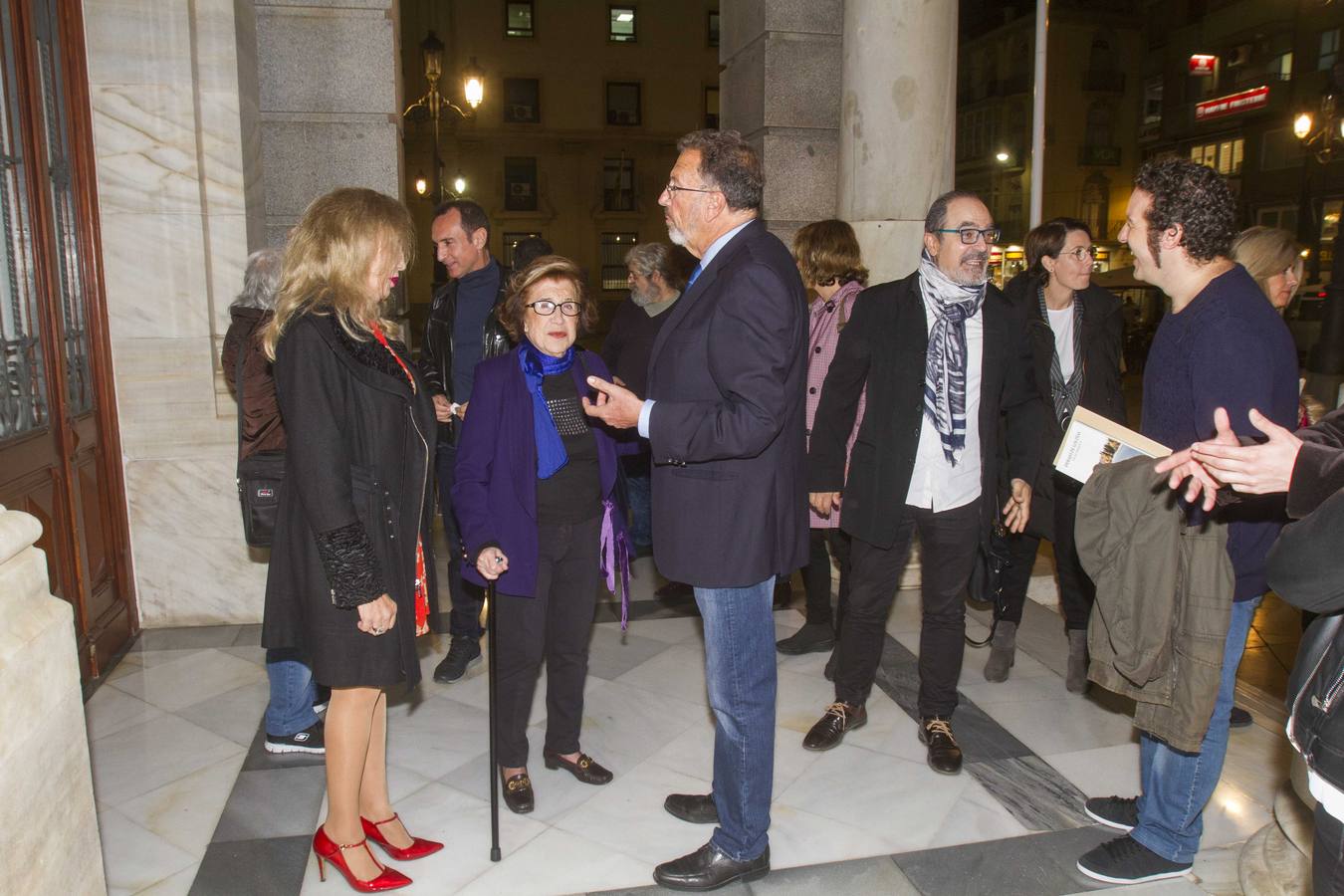 Dionisia García recibió el reconocimiento y el afecto del festival poético Deslinde, que se viene celebrando en Cartagen