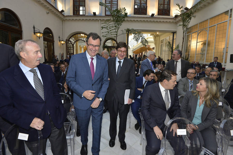 El presidente de Bankia reconoce en el Foro Nueva Murcia estar «muy satisfecho» con la fusión con BMN porque el objetivo es que fuera un proceso «rápido y eficaz»