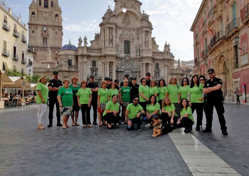 El objetivo de la asociación es recaudar dinero para la investigación contra el cáncer y ayudar a enfermos y familiares