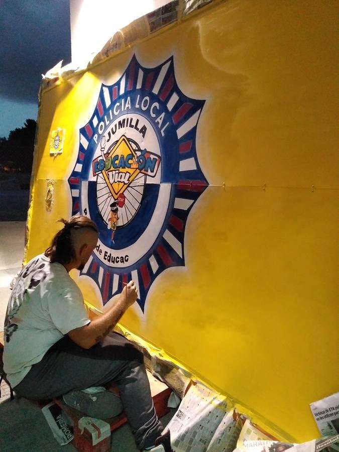 Un policía local de Jumilla logra patrocinadores para financiar el videoclip de un rapero para una campaña de tráfico con 2.600 escolares