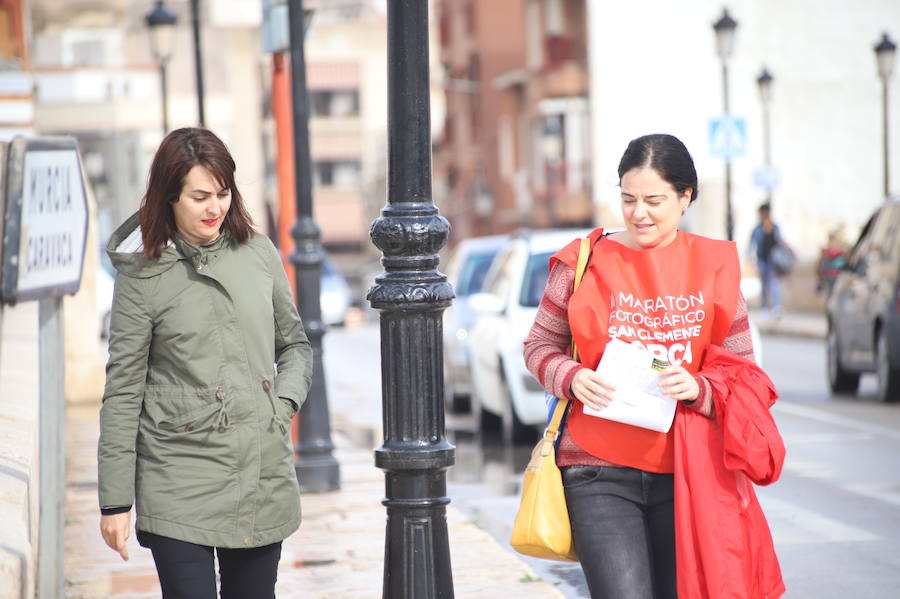 Unos cien fotógrafos participan en este concurso, organizado por 'La Verdad'