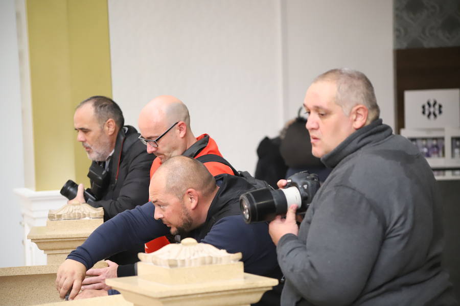 Unos cien fotógrafos participan en este concurso, organizado por 'La Verdad'