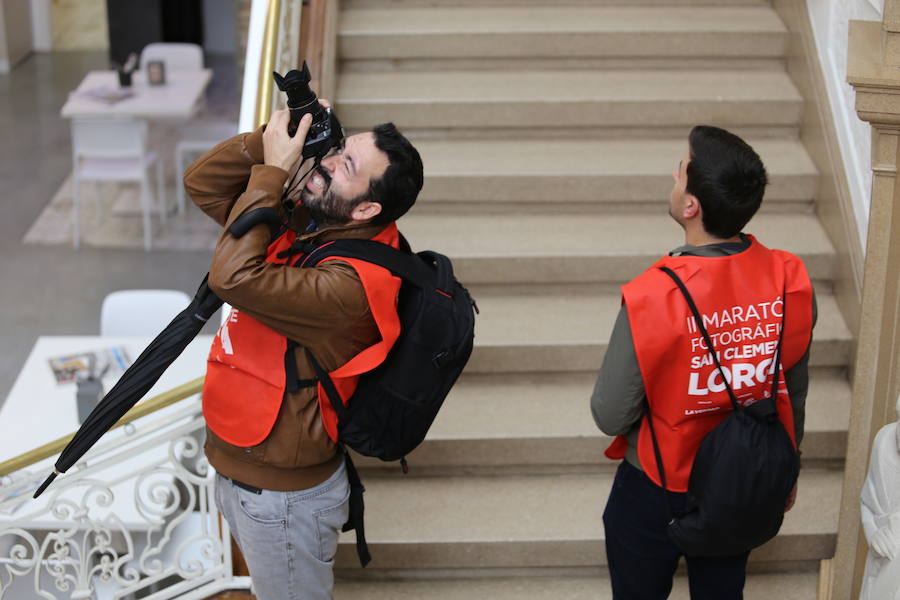 Unos cien fotógrafos participan en este concurso, organizado por 'La Verdad'