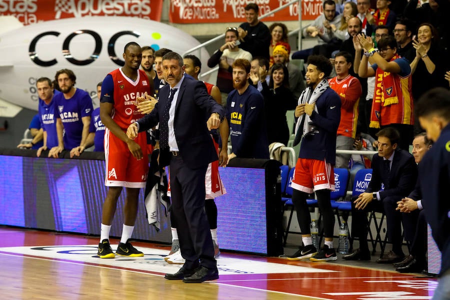 Los universitarios consiguen la tercera victoria de la temporada sobre el Monbus Obradoiro.