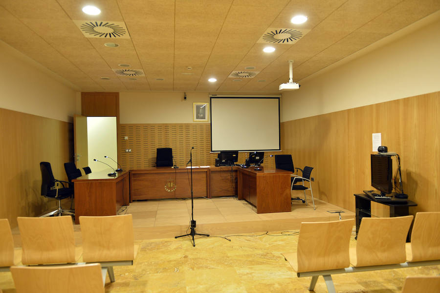 En el partido judicial de Murcia, 64 de los 65 magistrados se sumaron a la jornada de paro