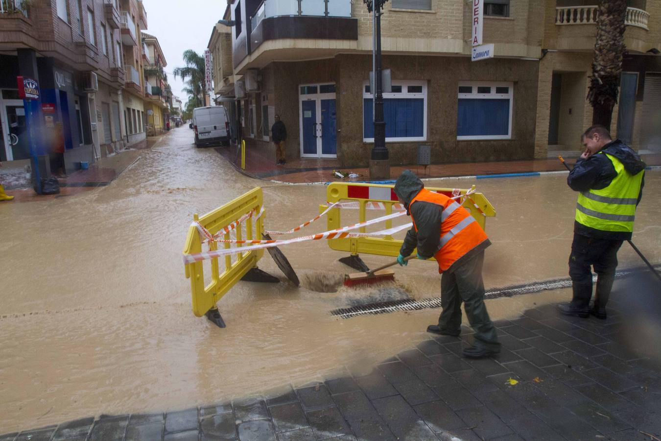 El agua ha hecho estragos en Los Alcázares