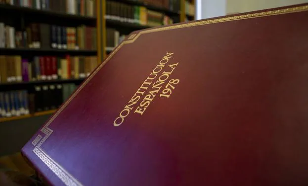 La versión magna de la Constitución de 1978 que puede consultarse en la Biblioteca Nacional 