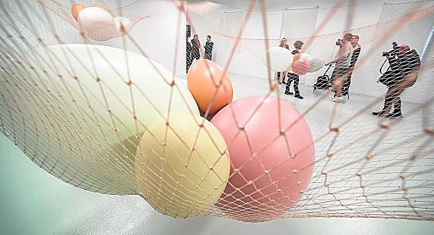 Imagen de la instalación 'Huevos de basura III'. 