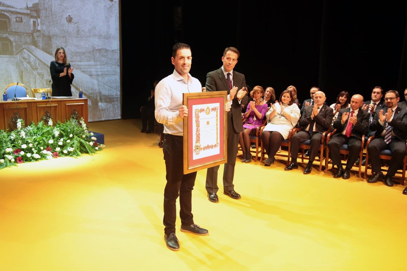 Gil Jódar reclama mejores comunicaciones para el turismo y el comercio local