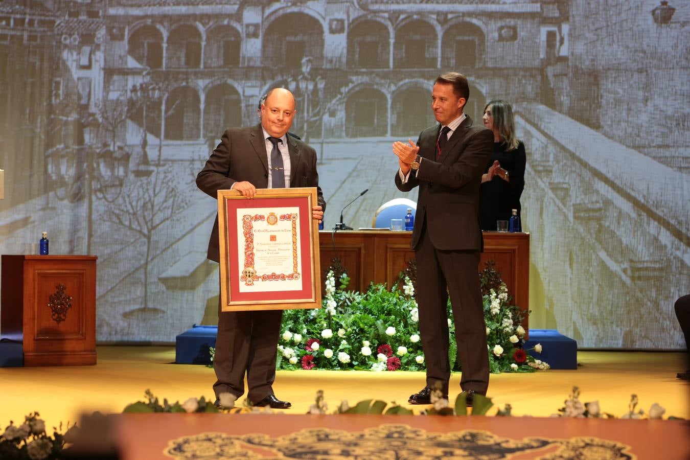 Gil Jódar reclama mejores comunicaciones para el turismo y el comercio local