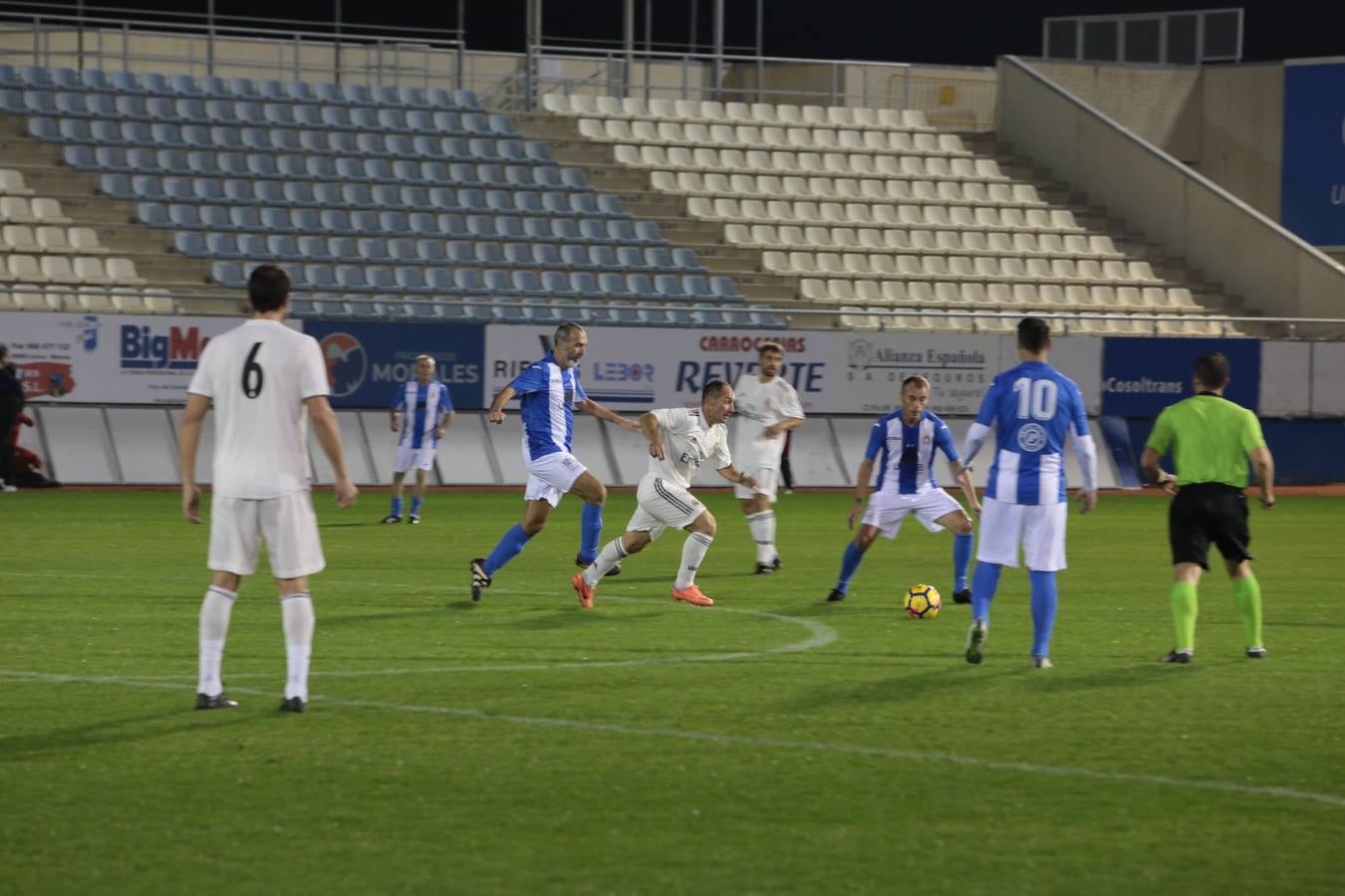 Partidazo en el Artés con motivo del Patrón de Lorca entre las leyendas del Lorca que entrenó Unai Emery y las del Real Madrid