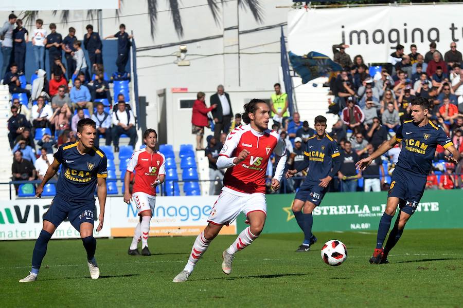 Los universitarios ganaron gracias a los goles de Kilian Grant y de Isi Ros, la expulsión de este último en la segunda parte marcó el dominio final de los de Herrero, que no aprovecharon la superioridad para empatar el encuentro