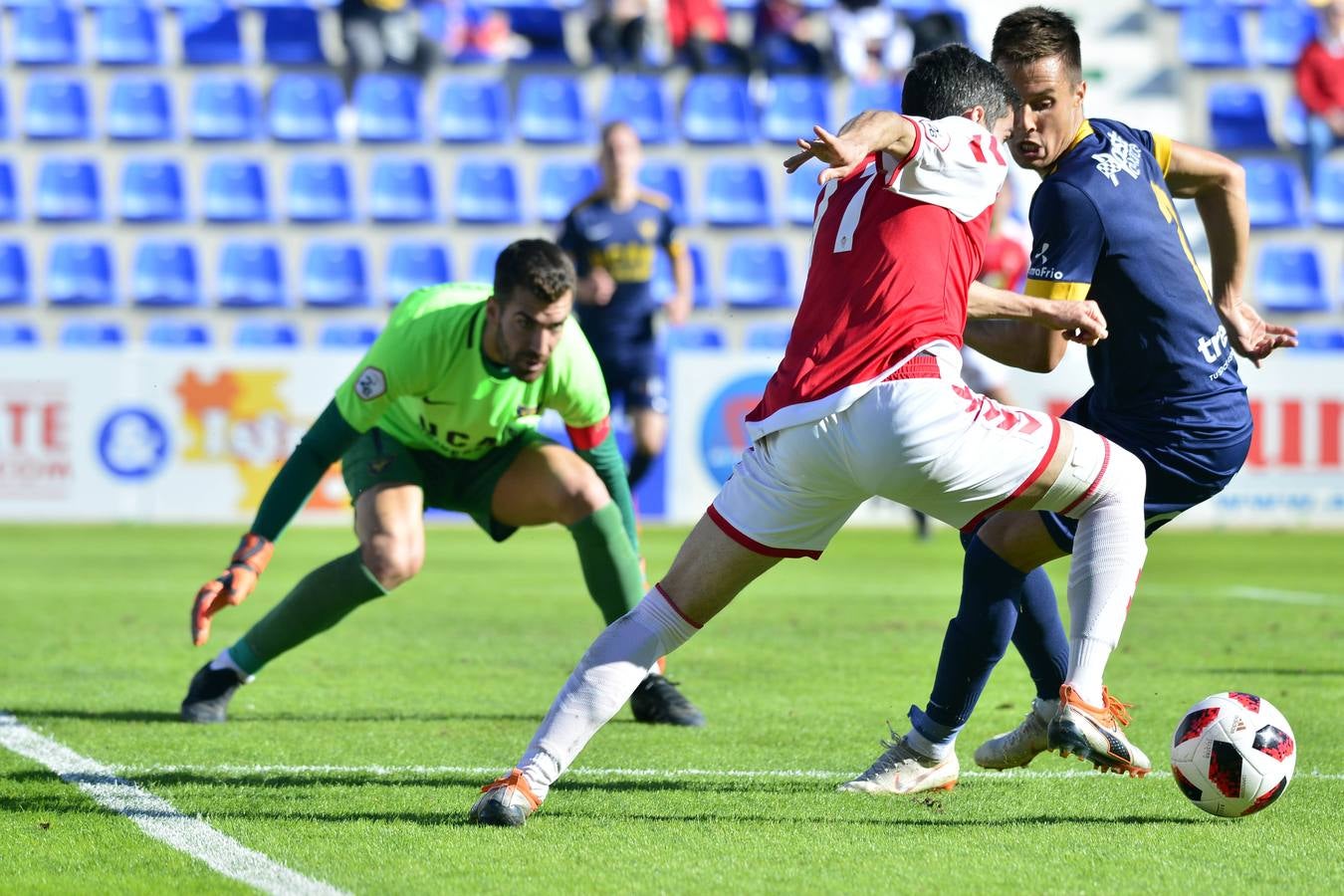 Los universitarios ganaron gracias a los goles de Kilian Grant y de Isi Ros, la expulsión de este último en la segunda parte marcó el dominio final de los de Herrero, que no aprovecharon la superioridad para empatar el encuentro