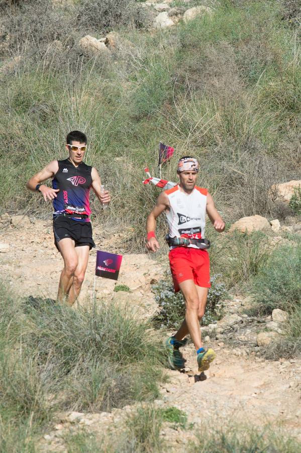 Repite triunfo en el maratón, por delante de Manuel López, que se abrió la cabeza al chocar contra una señal de tráfico